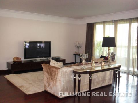 Hua Li Jia Zu - 3 bedroom apartment in Shanghai, Gubei, Hongqiao