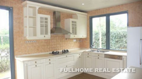 Lakeside Ville - 4 bedroom apartment in Shanghai, Qingpu, Suburb
