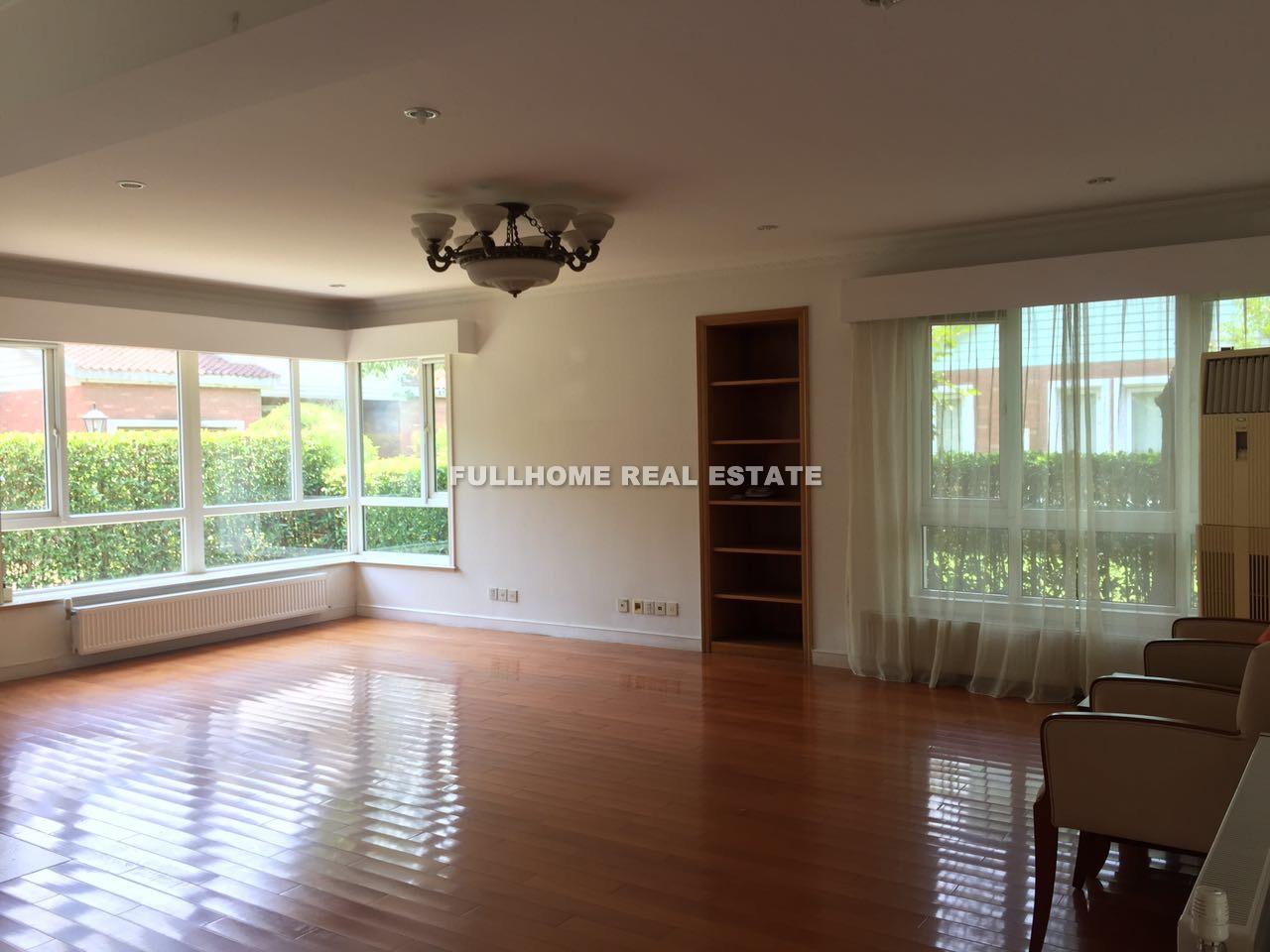 Xijiao Hua Cheng Villa - 4 bedroom apartment in Shanghai, Qingpu, Suburb