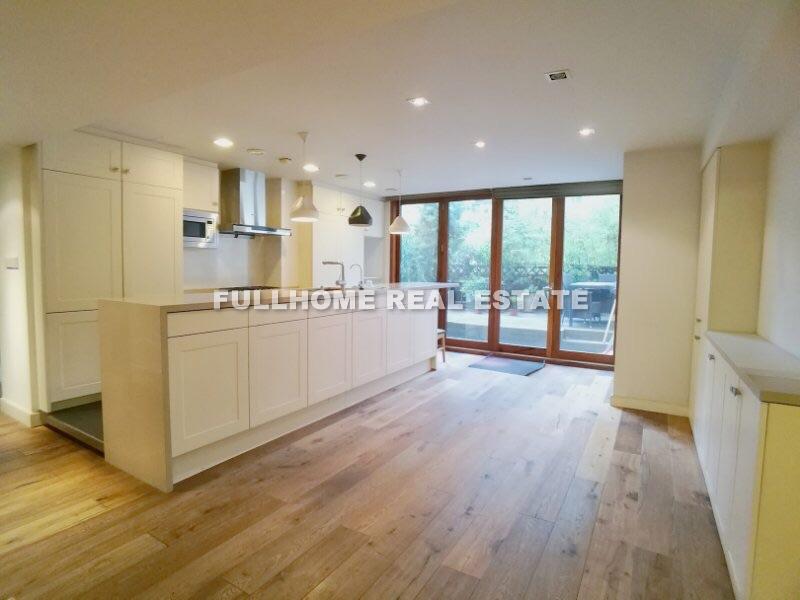 Top Of City - 3 bedroom apartment in Shanghai, People Square, Downtown