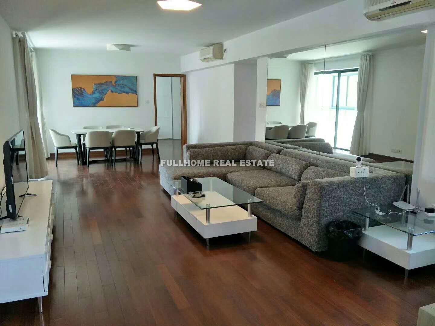 Oriental Manhattan - 3 bedroom apartment in Shanghai, Xujiahui, Downtown