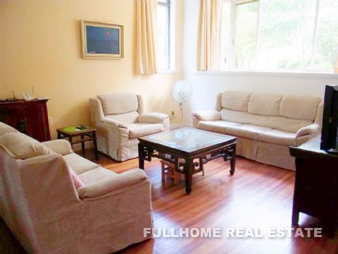 New Rainbow Asia Garden Villas - 4 bedroom apartment in Shanghai, Qingpu, Suburb