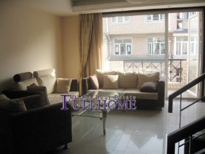 Same compound: XiJiao Baocheng Flower Garden, 3 bedrooms in Shanghai