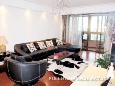 Same compound: Platinum Mansion, 4 bedrooms in Shanghai