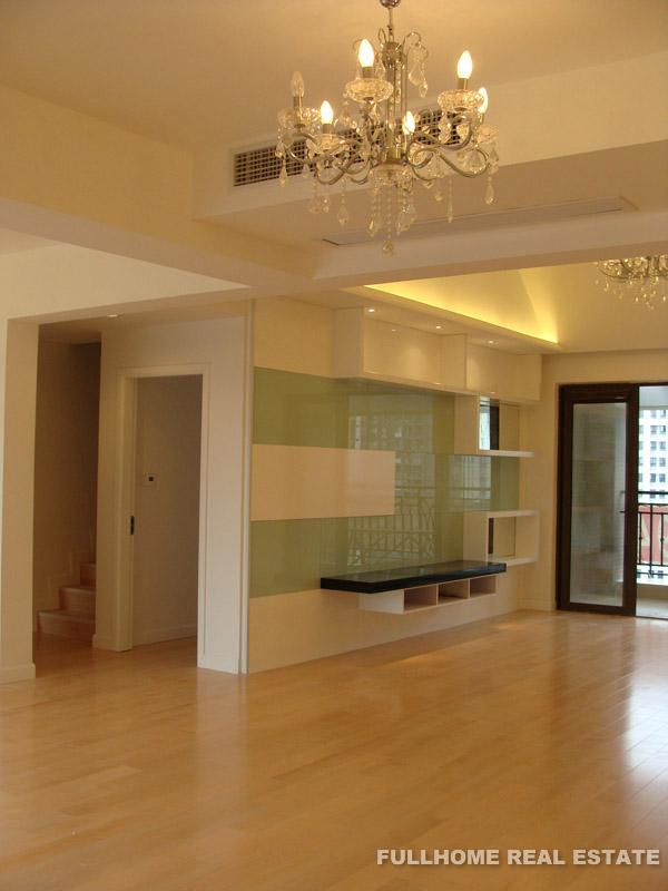 Royal Lakefront Mansion - 4 bedroom apartment in Suzhou, Industrial Park