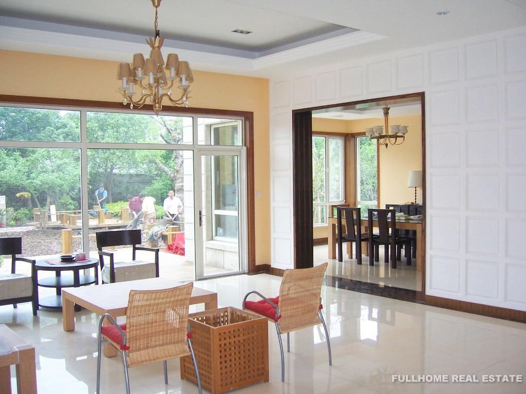 Same compound: Elite Villa, 6 bedrooms in Shanghai