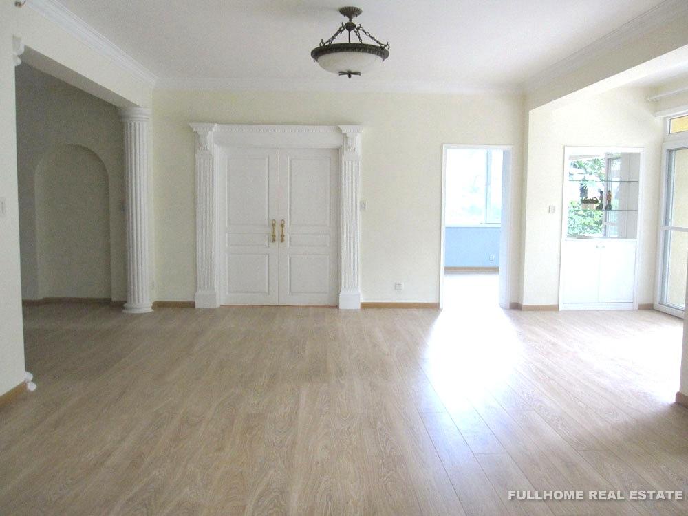 Western Suburban Garden - 4 bedroom apartment in Shanghai, Qingpu, Suburb