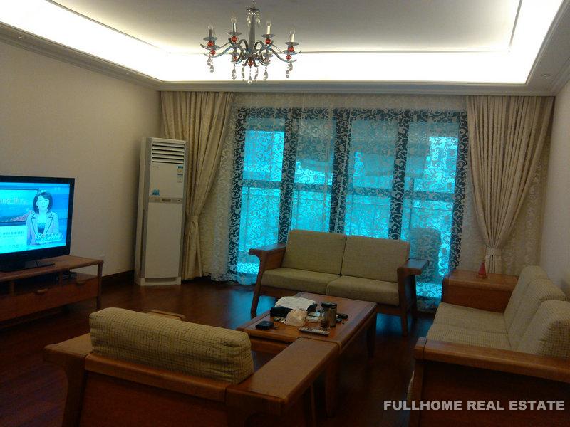 Royal Lakefront Mansion - 3 bedroom apartment in Suzhou, Industrial Park