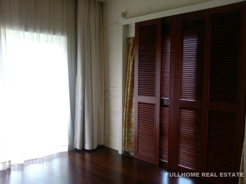 Golden Lough - Interior view 14, Suzhou rental property