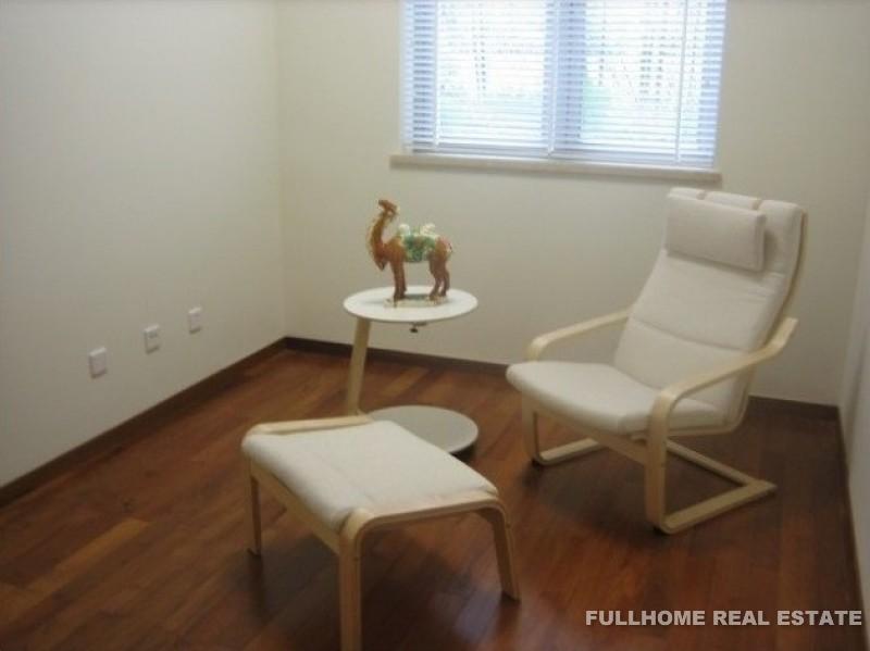 Yanlord Town - 3 bedroom apartment in Shanghai, Century Park and Lianyang, Pudong