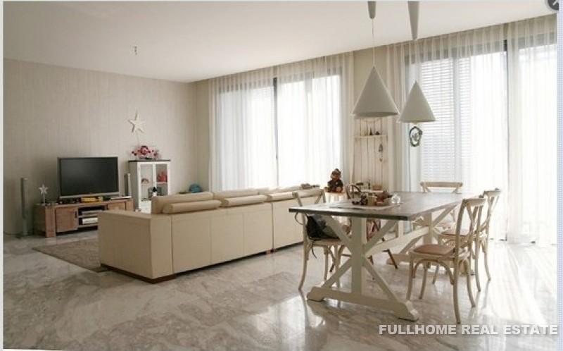 Lakeside Ville Phase III - 3 bedroom apartment in Shanghai, Qingpu, Suburb
