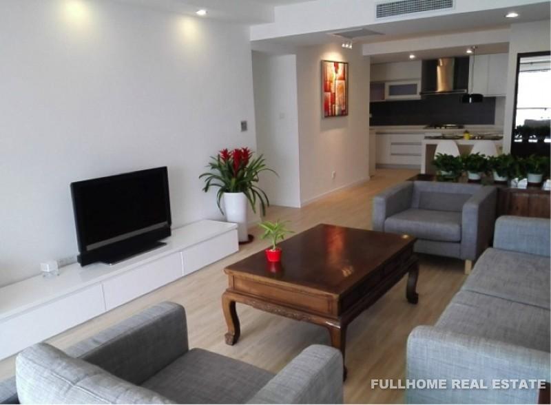 The Courtyards - 3 bedroom apartment in Shanghai, Jing An, Downtown