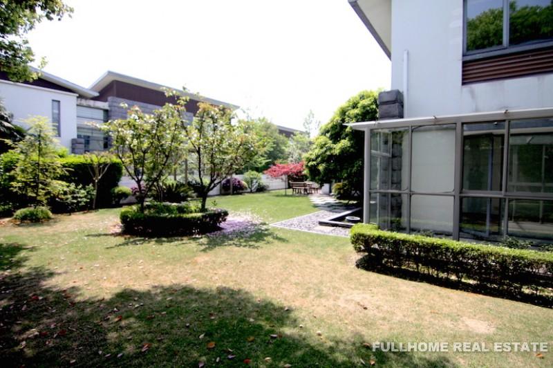Lakeside Ville - 4 bedroom apartment in Shanghai, Qingpu, Suburb