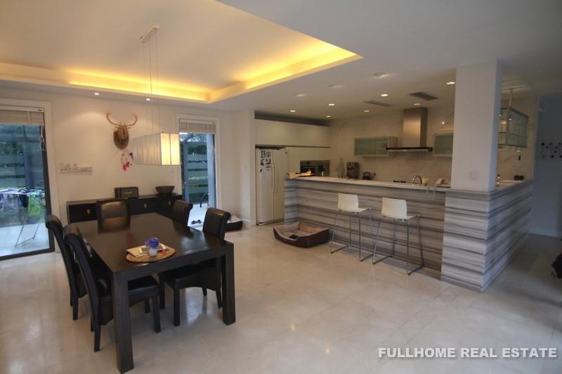 Lakeside Ville - 5 bedroom apartment in Shanghai, Qingpu, Suburb