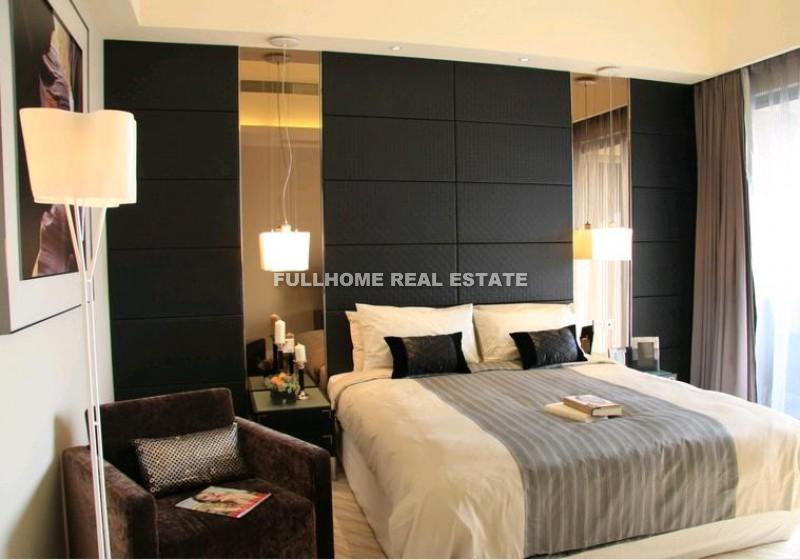 Same compound: Grand Gateway 66 Serviced Apartments, 3 bedrooms in Shanghai