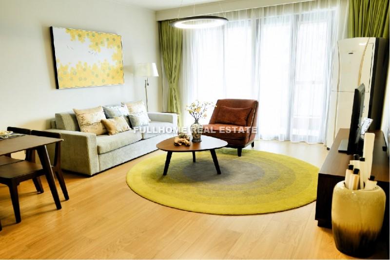 Same compound: Green Court Place , 2 bedrooms in Shanghai