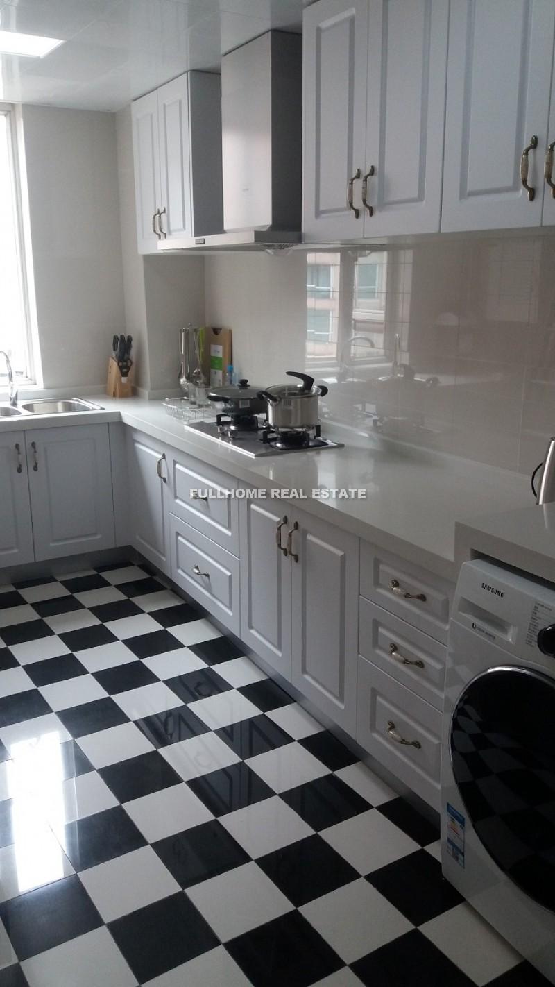 Similar property: Sunway Crest Garden Service Apt, 3 bedrooms, 189 sqm in Shanghai