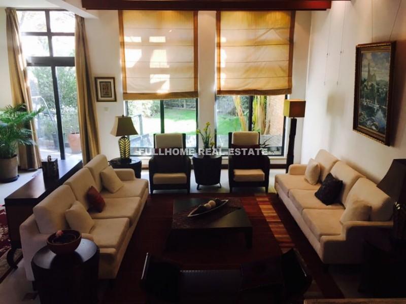 Santa Villa - 4 bedroom apartment in Shanghai, Qingpu, Suburb