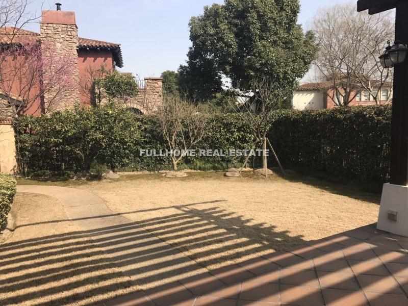 Rancho Santa Fe - 4 bedroom apartment in Shanghai, Minhang, Suburb