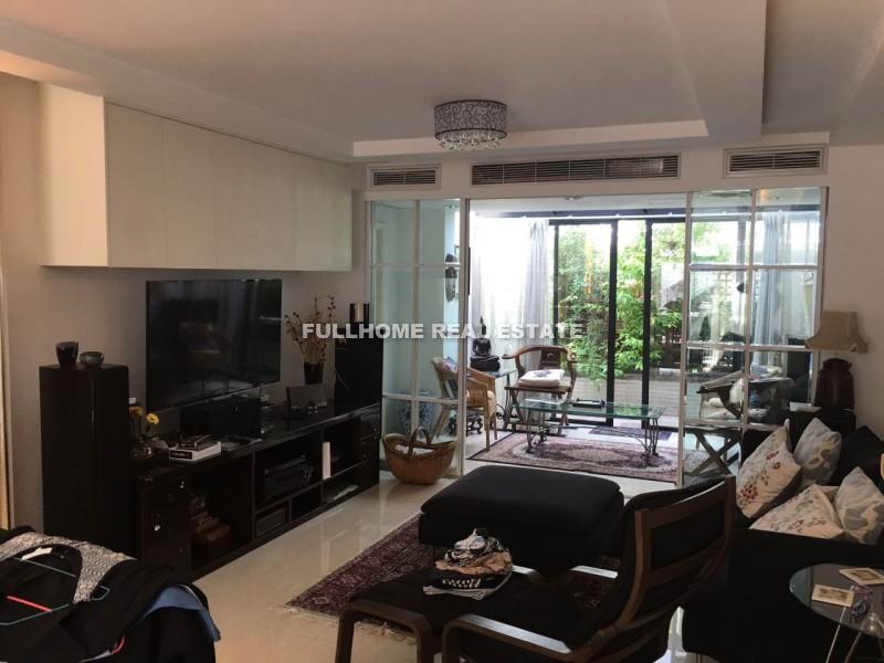 Same compound: Hongqiao Golf Villas, 4 bedrooms in Shanghai
