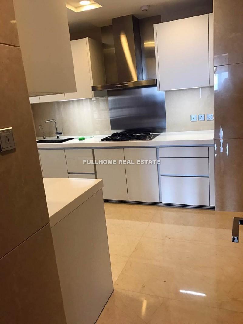 Same compound: The Paragon, 3 bedrooms in Shanghai