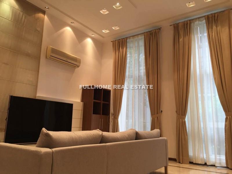 Same compound: Tomson Xing Guo Garden, 3 bedrooms in Shanghai