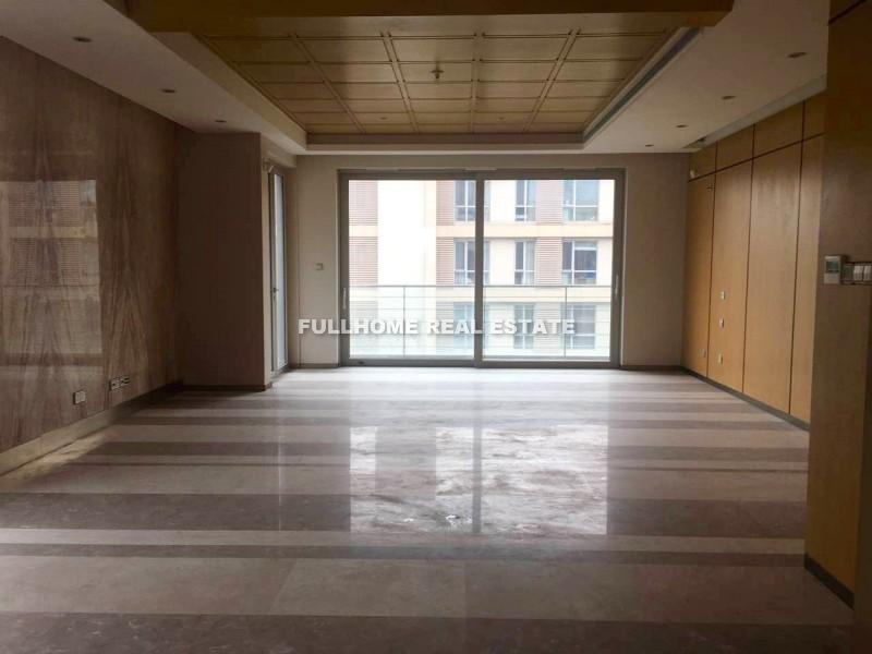 Similar property: Vanke Wu Jie Fang, 4 bedrooms, 285 sqm in Shanghai