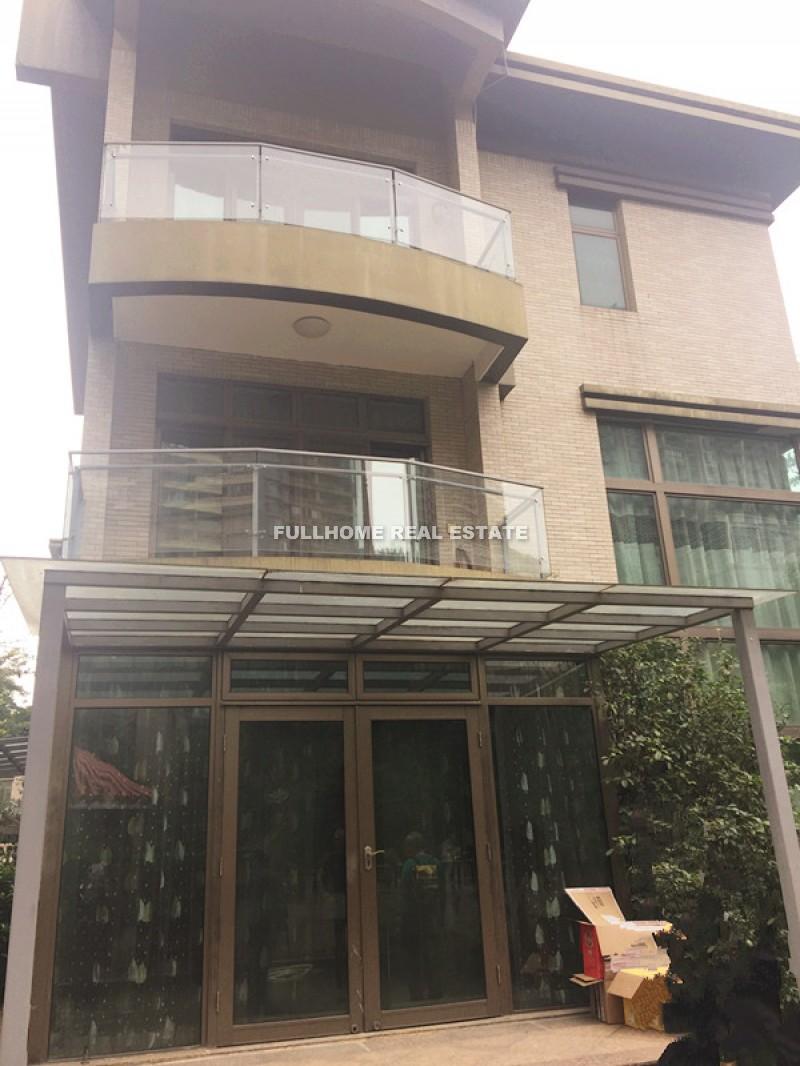 Same compound: Cape Coral, 4 bedrooms in Guangzhou