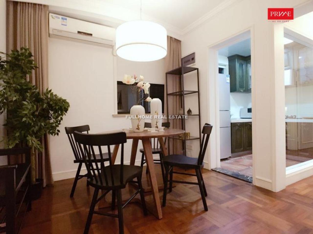 Shanghai Grand Plaza - 2 bedroom apartment in Shanghai, FFC, Downtown
