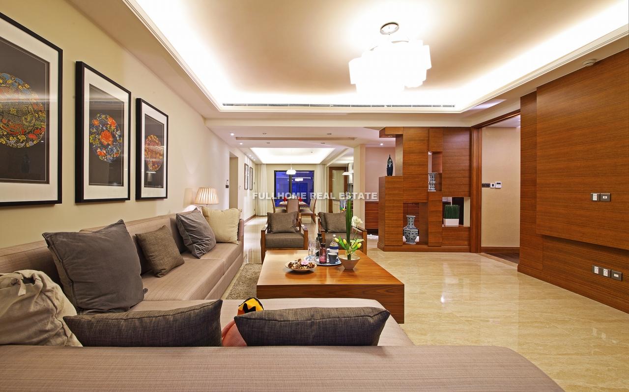 Same compound: Residences at Fashion Park, 4 bedrooms in Shanghai