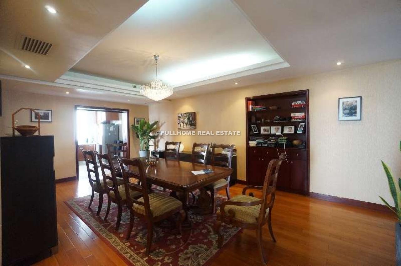 JinLin TianDi - 4 bedroom apartment in Shanghai, Xintiandi, Downtown