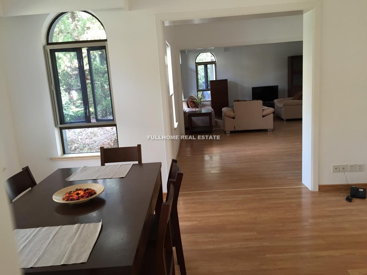 Green Valley Villas - 4 bedroom apartment in Shanghai, Hongqiao, Hongqiao