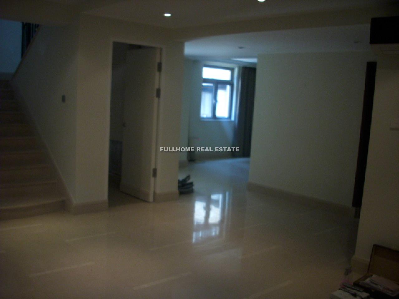 Same compound: Regency Park, 5 bedrooms in Shanghai