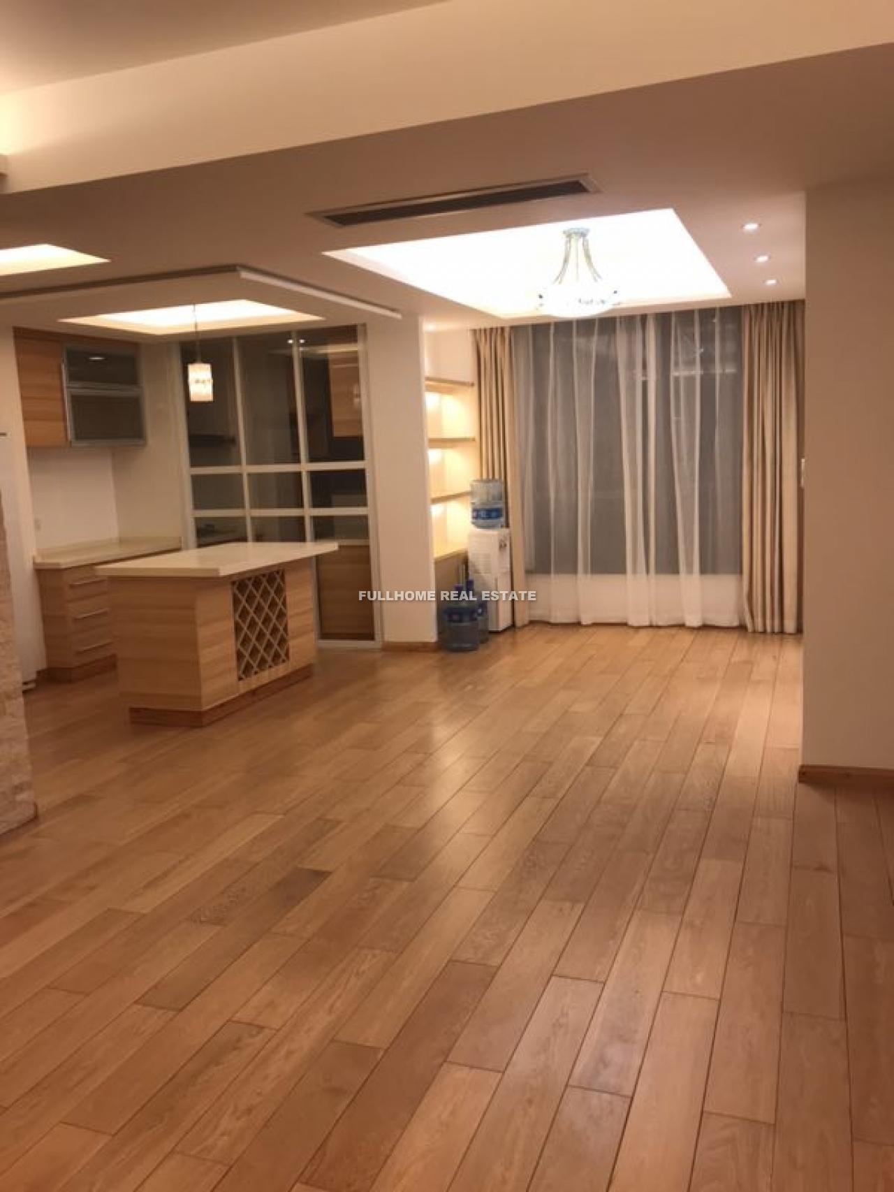 Top Of City - 5 bedroom apartment in Shanghai, People Square, Downtown