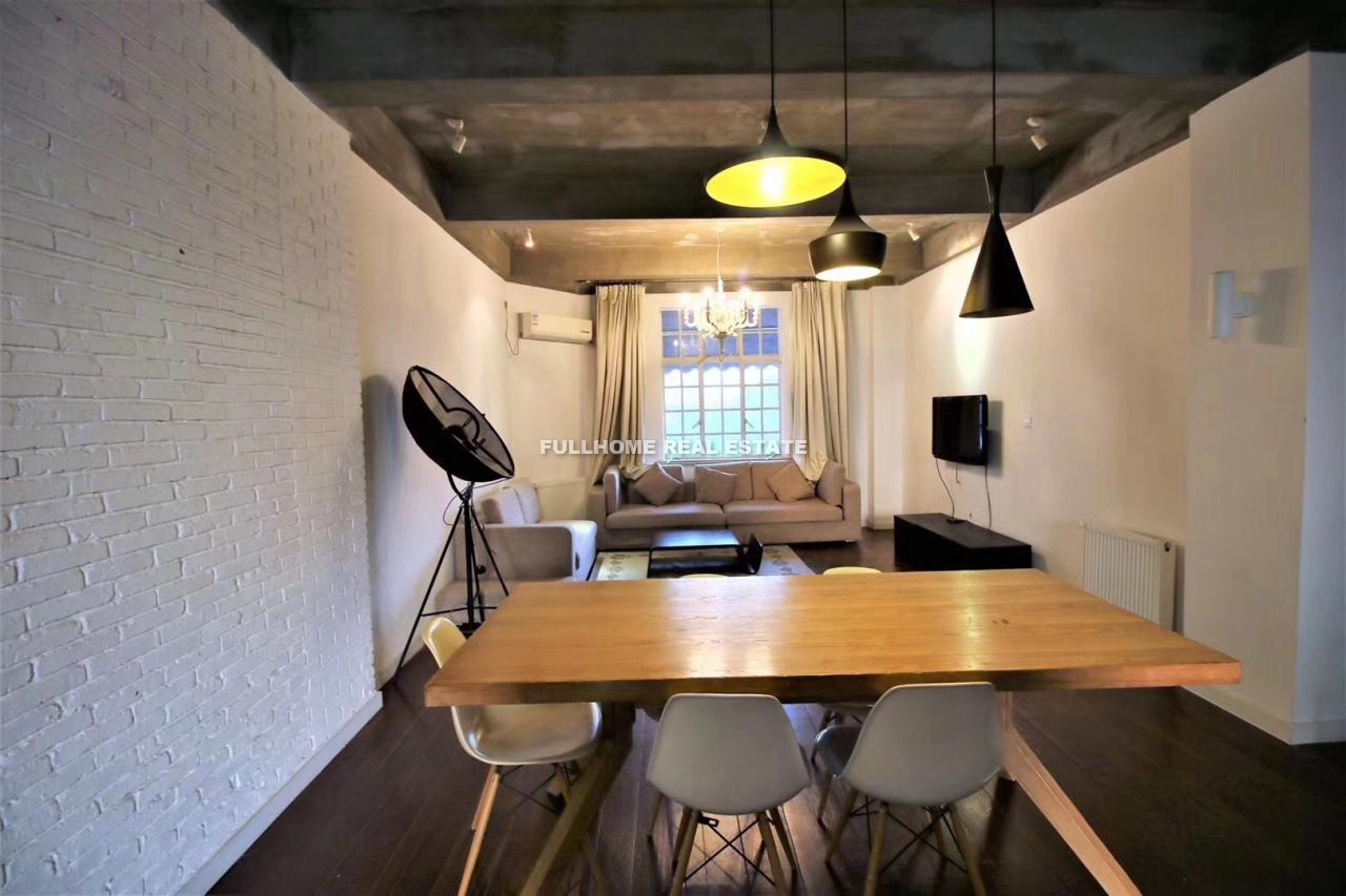 Lane1-500 Changshu Road Old House - 2 bedroom apartment in Shanghai, FFC, Downtown