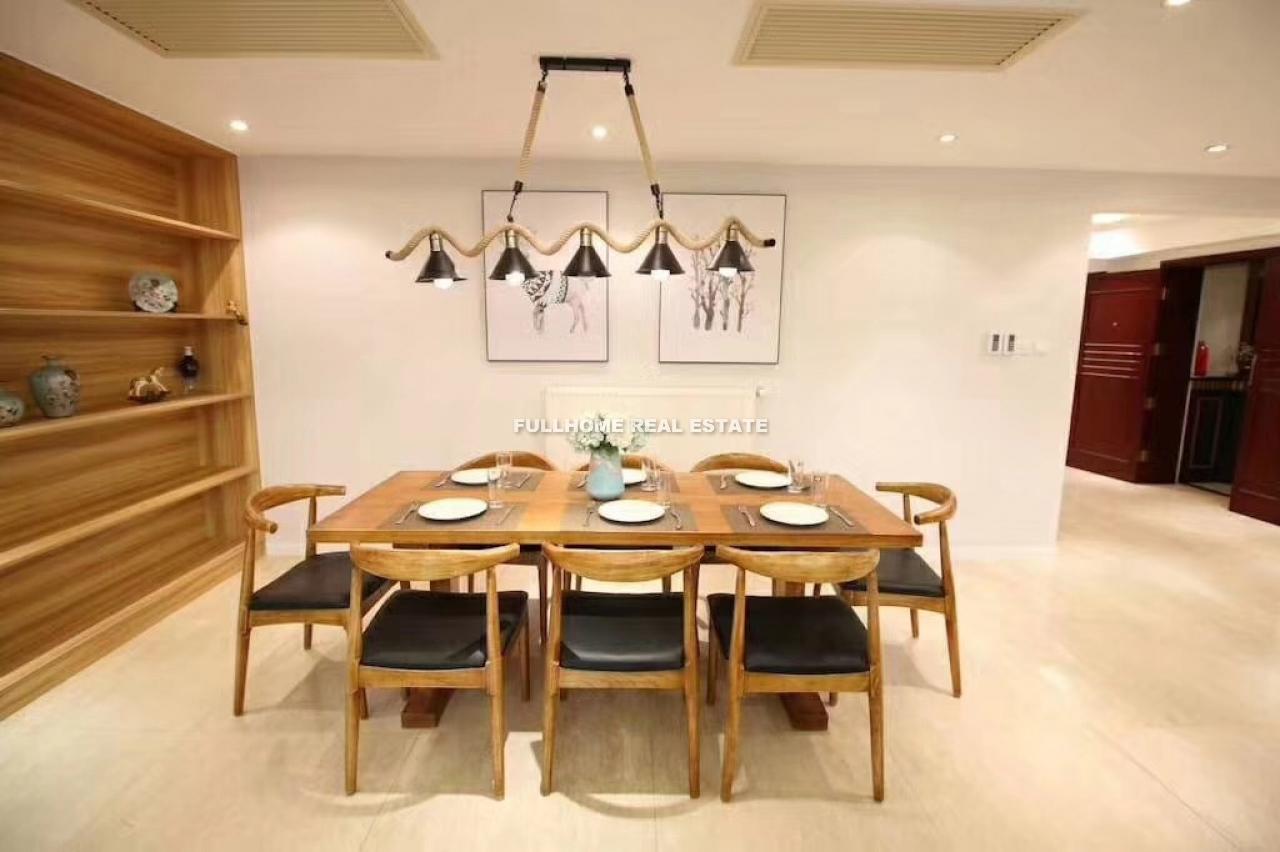 Shimao Riviera Garden - 3 bedroom apartment in Shanghai, Lujiazui, Pudong