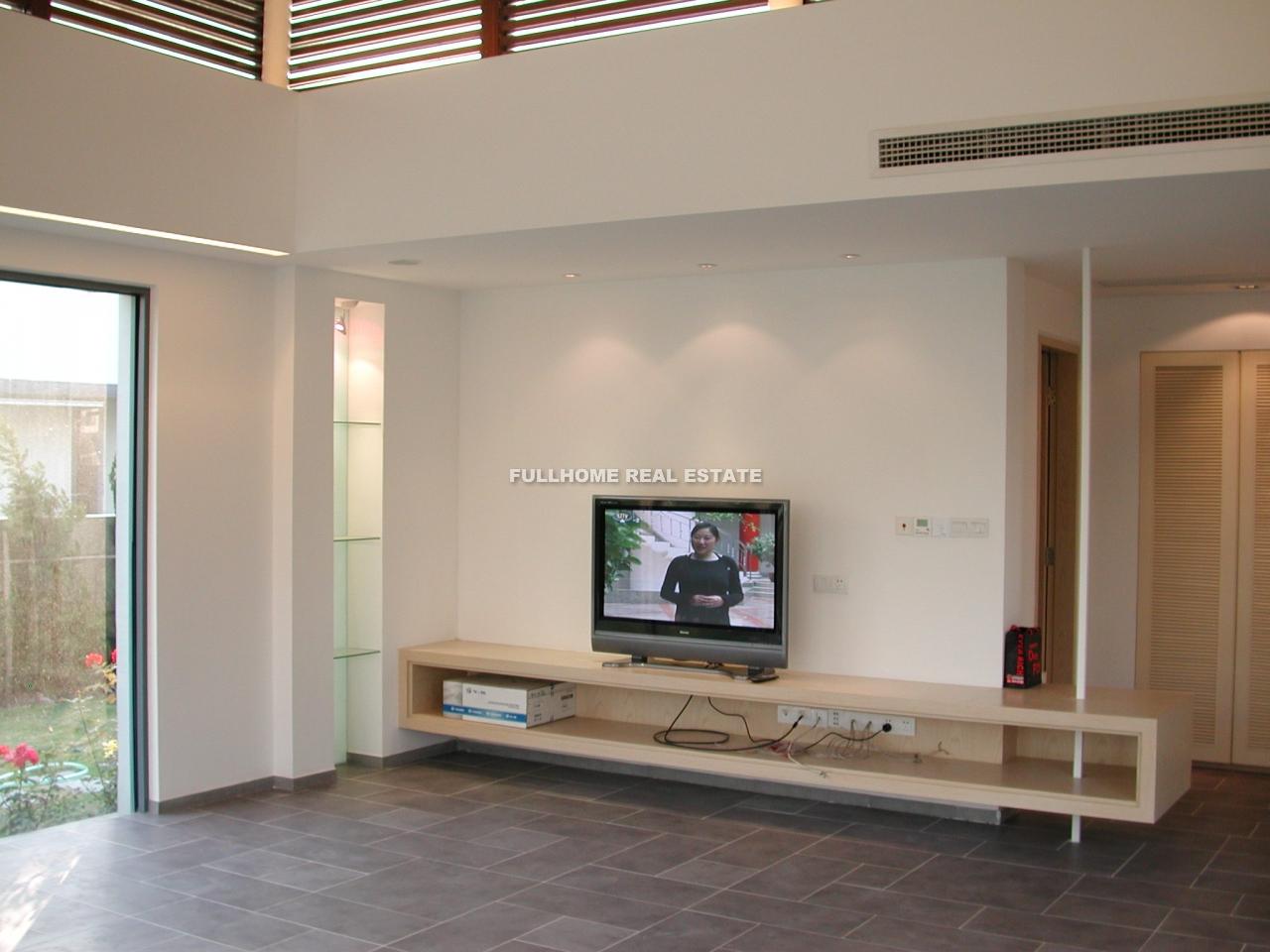 Lakeside Ville - 5 bedroom apartment in Shanghai, Qingpu, Suburb
