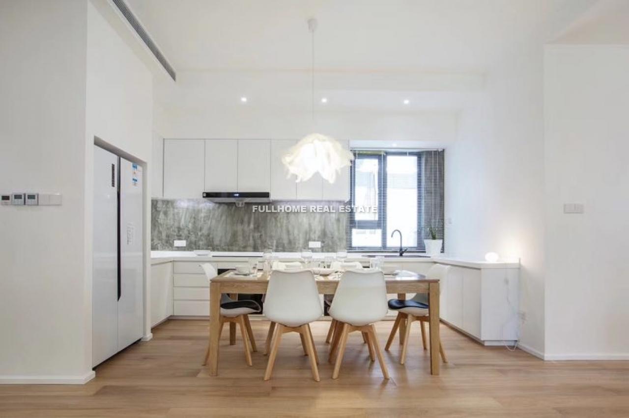 Novel Century - 4 bedroom apartment in Shanghai, Xujiahui, Downtown