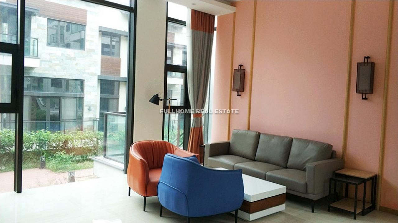 Similar property: J Valley, 4 bedrooms, 270 sqm in Guangzhou