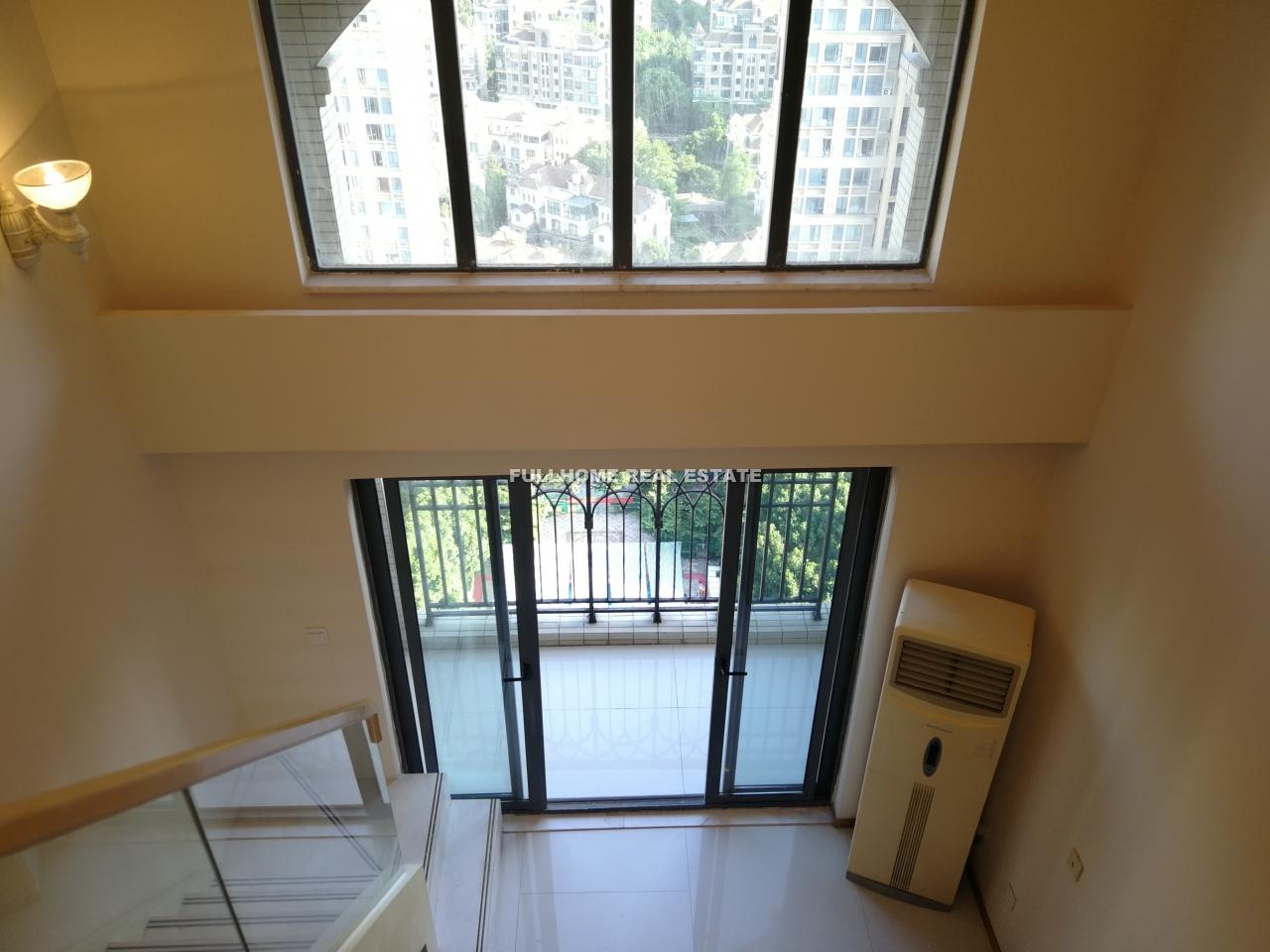 Same compound: lakeside palace, 2 bedrooms in Suzhou