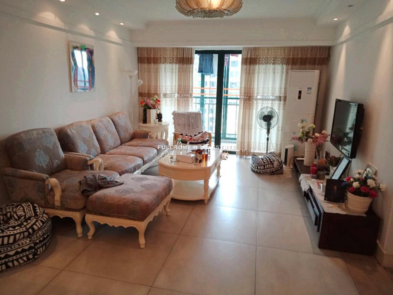 Same compound: Poly Champagnes Garden, 3 bedrooms in Guangzhou