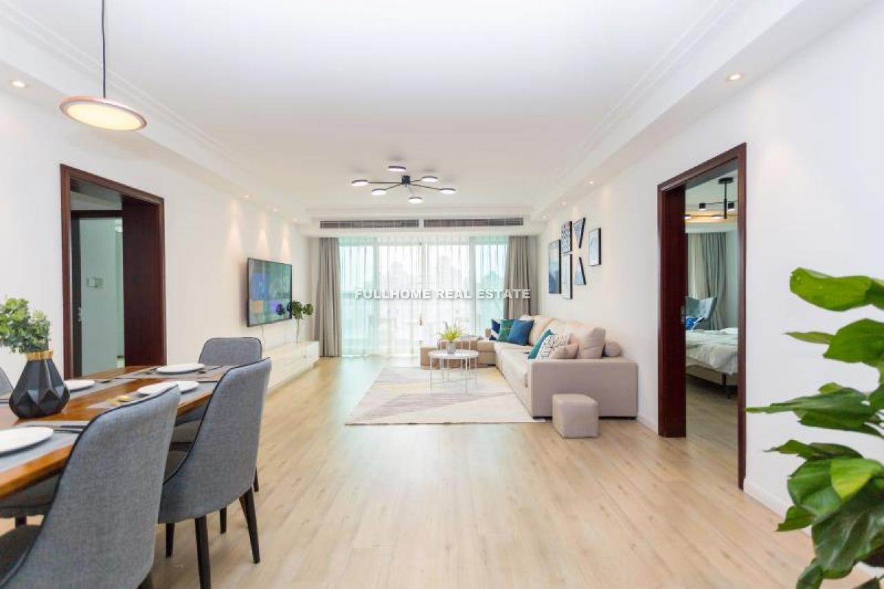Oriental Manhattan - 4 bedroom apartment in Shanghai, Xujiahui, Downtown