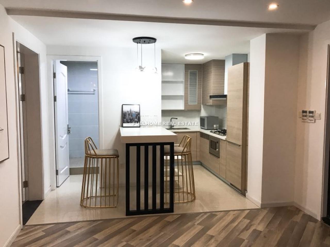 Shanghai Bay - 2 bedroom apartment in Shanghai, Xujiahui, Downtown