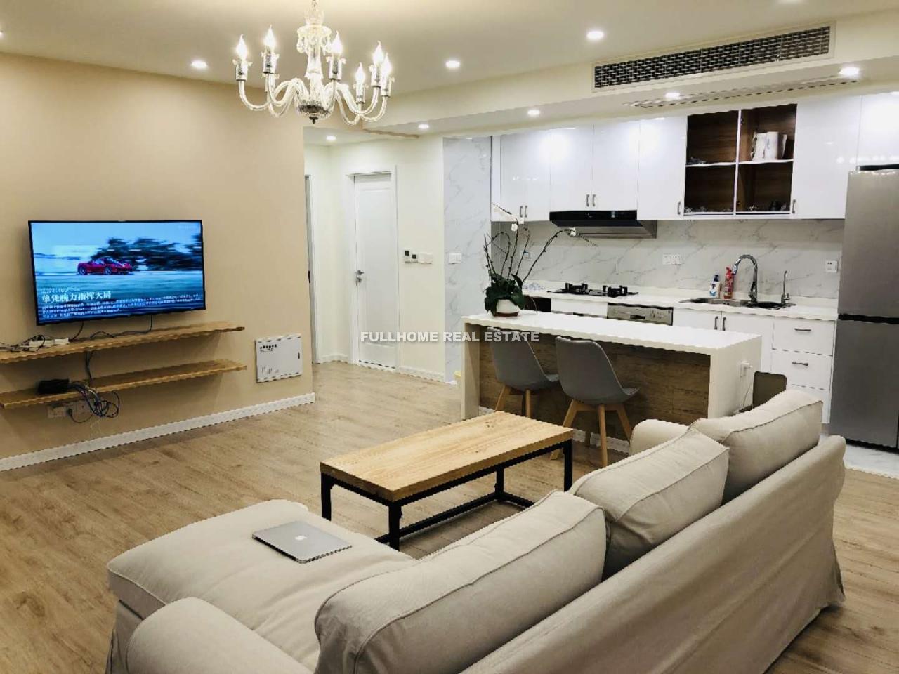 Royal Garden - 3 bedroom apartment in Shanghai, Jing An, Downtown