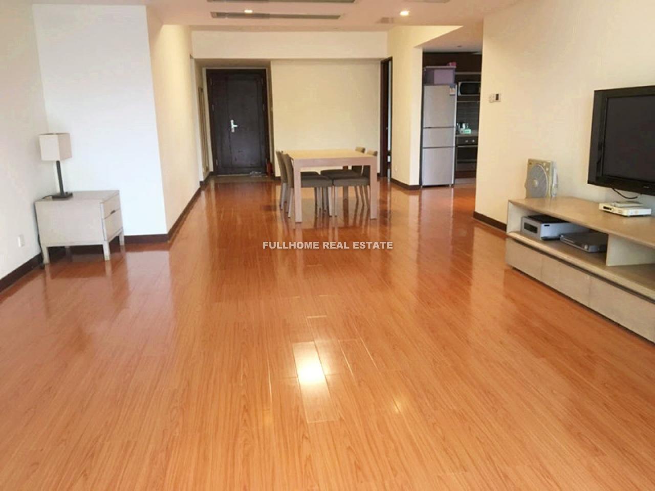 The Lakefront - 3 bedroom apartment in Guangzhou, Baiyun