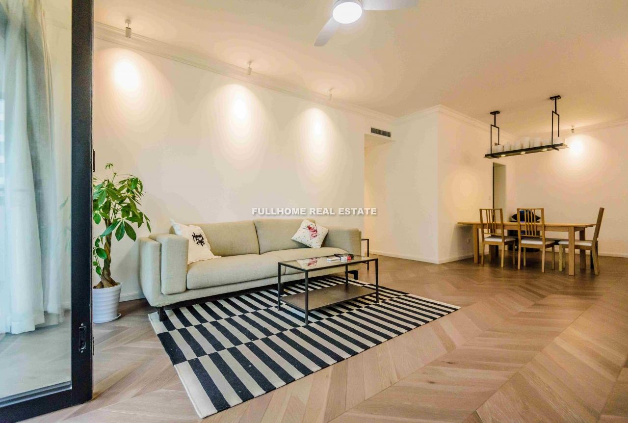 Sea of Clouds Garden - 3 bedroom apartment in Shanghai, People Square, Downtown