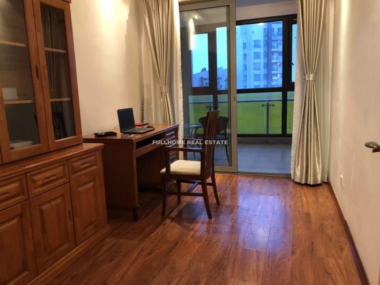 Central Palace - 4 bedroom apartment in Shanghai, Century Park and Lianyang, Pudong