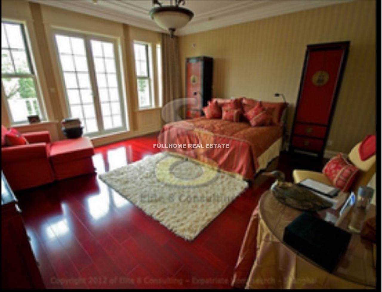 Same compound: Dongjiao Villas, 5 bedrooms in Shanghai