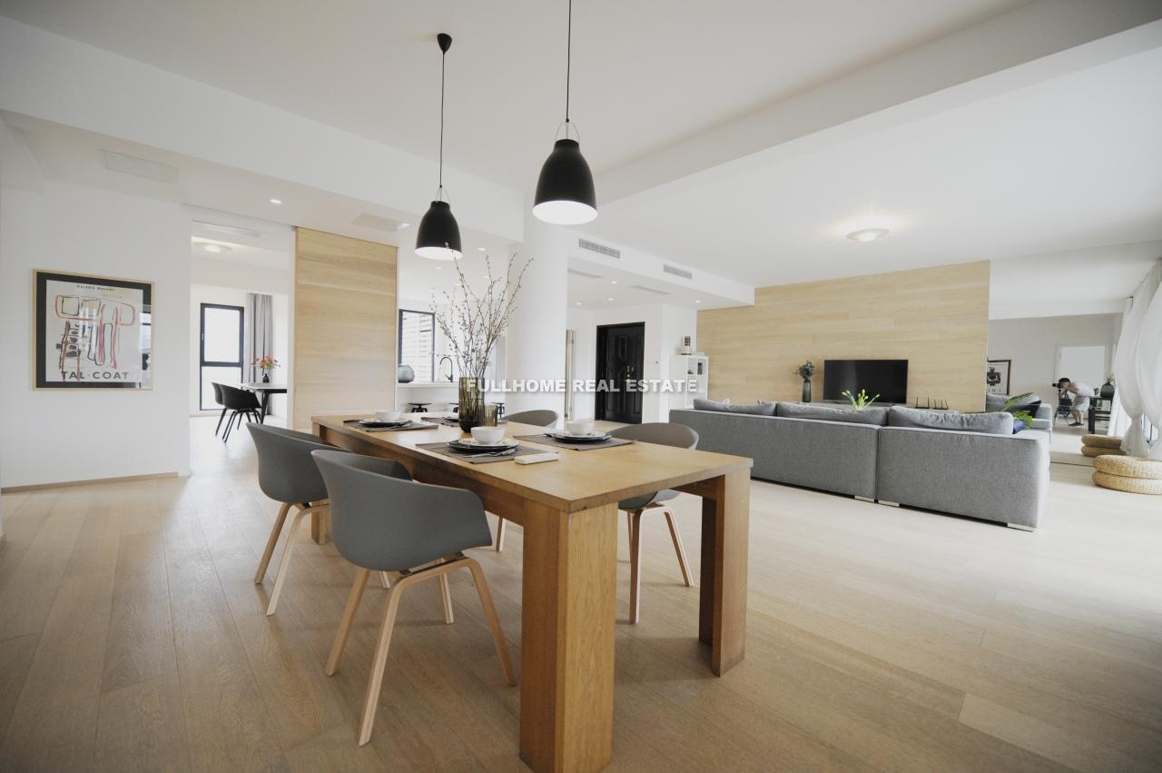 Same compound: Champs Elysees Palace, 4 bedrooms in Shanghai
