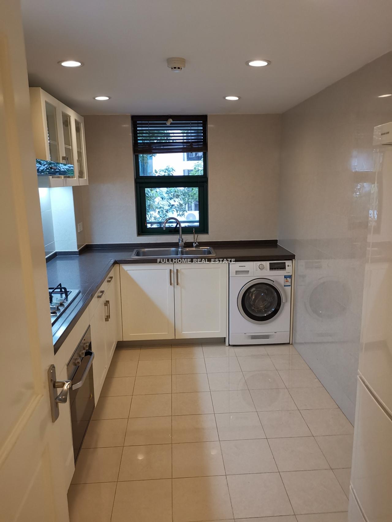 Same compound: Villa Beau Rivage, 2 bedrooms in Shanghai